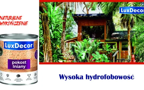 Puszka pokostu Iniany LuxDecor na tle tropikalnego domku. Produkt podkreśla naturalny kolor drewna i chroni przed wodą.