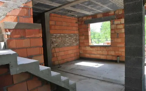 Adaptacja budynku gospodarczego na dom: Poradnik krok po kroku