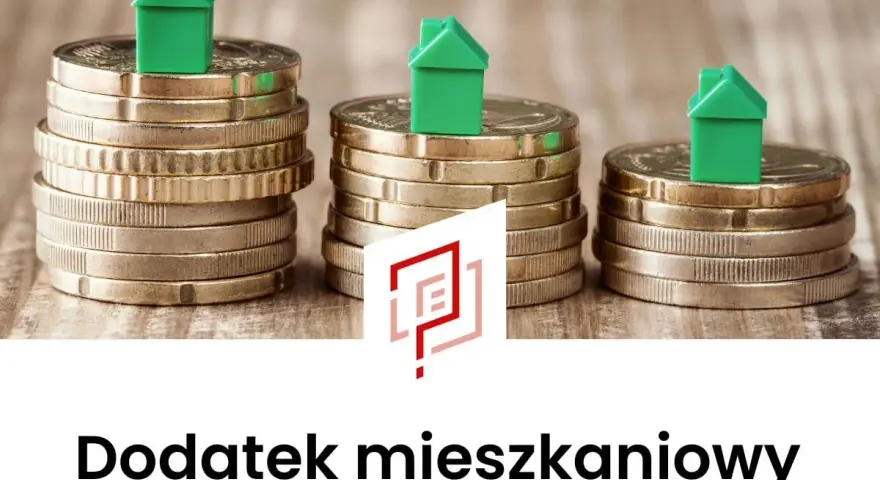 Trzy stosy monet z zielonymi domkami na szczycie symbolizują dodatek mieszkaniowy z gminy.