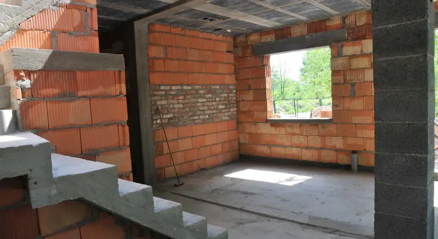 Adaptacja budynku gospodarczego na dom: Poradnik krok po kroku
